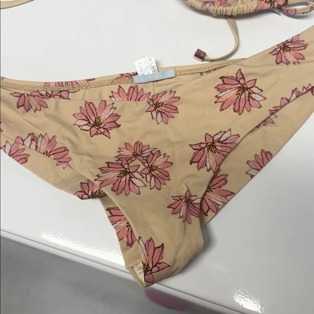 Floral Bikini Set in Pink & Tan Small Top Medium Bottom - LIKE NEW Swimwear - Picture 3 of 3